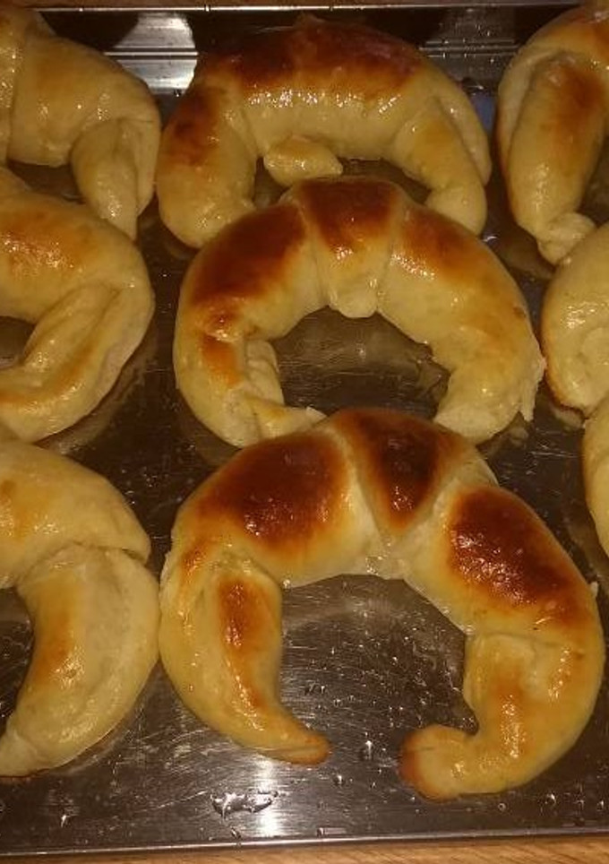 Una foto de Medialunas súper tiernas y ricas 😊
