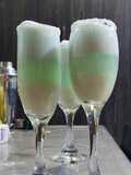 Piña Colada Spritz ice blue! 🥂