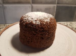 Una foto de Mini torta de chocolate en microondas sin gluten🤩