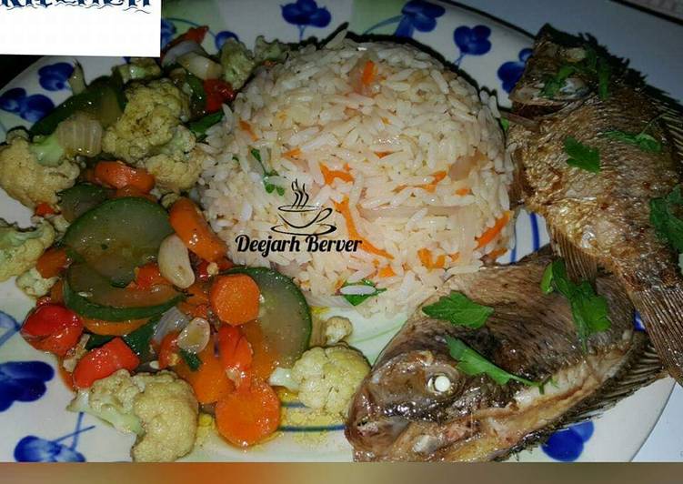 Carrot rice/veg sauces/fried fish