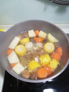 青紅蘿白栗子粟米素湯 的食譜成品照片