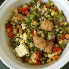 A picture of Sprout chaat.
