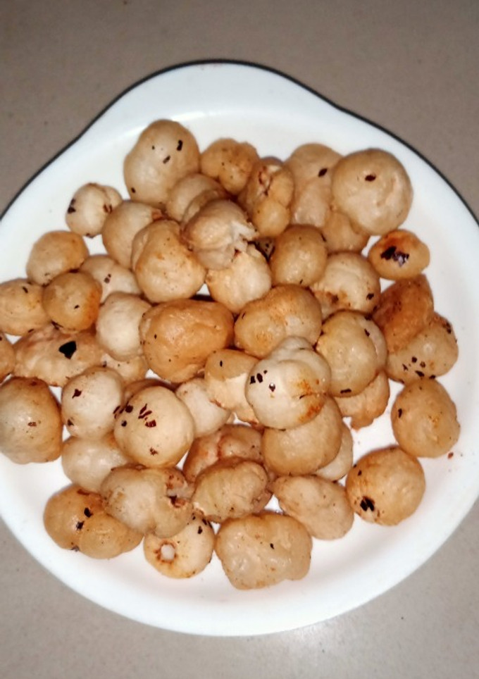 रोस्टेड मखाना नमकीन(roasted makhana recipe in hindi) रेसिपी मुख्य फोटो