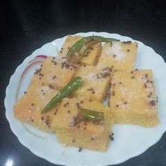 A picture of Khaman Dhokla.