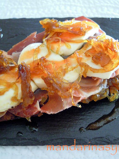 Una foto de Tosta de cebolla caramelizada casera