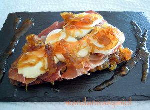 Foto principal de Tosta de cebolla caramelizada casera