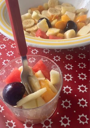 Una foto de Macedonia con Fruta de Verano