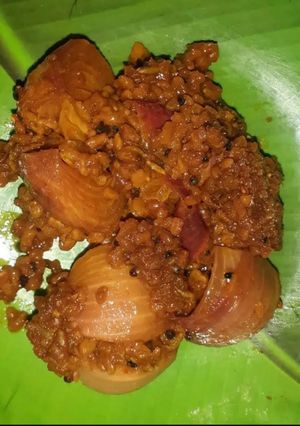 A picture of Fenugreek seeds and onion Pickle(full of nutrients).