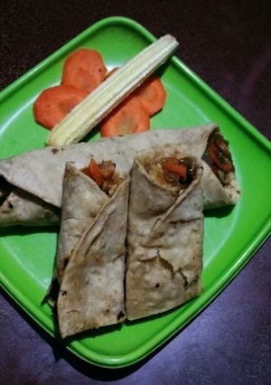 A picture of Chicken babycorn wrap.