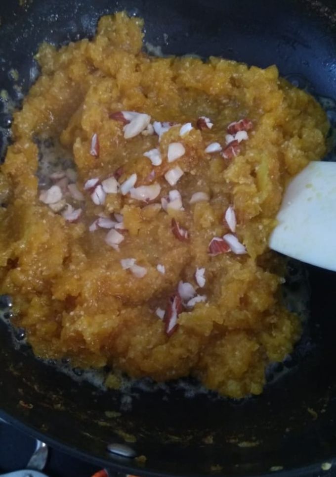 काशी कोहल्याचा हलवा (kashi kohalyacha halwa recipe in marathi) रेसिपी चे मुख्य फोटो 