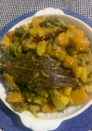 রেসিপি, লাবড়া, লুচি, পরোটা, রুটি ইত্যাদির সাথে কোন তুলনা নেই রেসিপির প্রধান ছবি