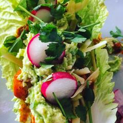 A picture of Lettuce wraps.