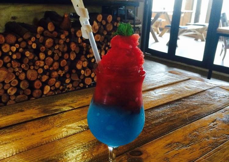Nelis with The Pink and Blue Cocktail