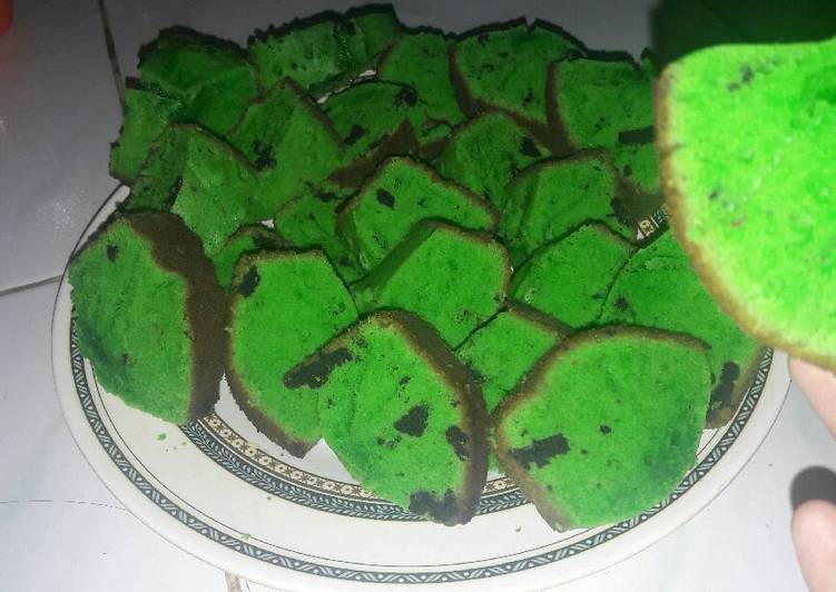 Bolu Panggang pandan Oreo