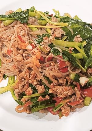 รูปของ ผัดเส้นบุกสาหร่าย,ยอดคะน้า,หมูสับ - คีโต