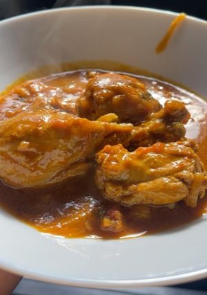 A picture of Shorba Chicken Salan.