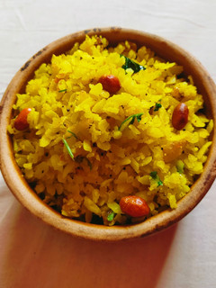 चटपटा पोहा (chatpata poha recipe in Hindi) रेसिपी मुख्य फोटो