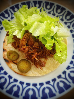 Una foto de Piadinas caseras de pollo frito caramelizado picante