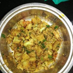 A picture of Aloo gobhi.