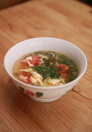 A picture of Tomato egg soup.
