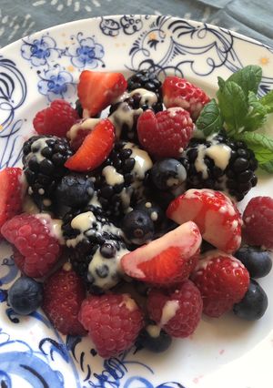 A picture of Berries with tahini sauce.