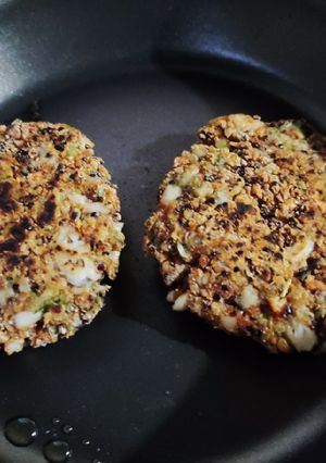 Una foto de Hamburguesa quinoa y pescado