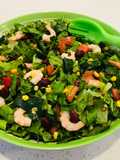 Ensalada proteínica con mix de tres hojas