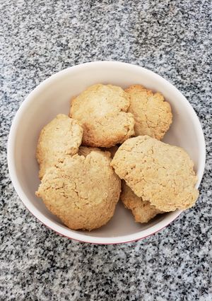 Una foto de Galletitas de manteca de maní y coco