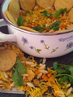 ડ્રાય ભેળ (Dry Bhel Recipe In Gujarati) રેસીપી મુખ્ય ફોટો