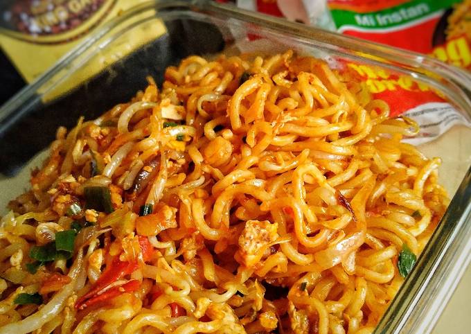 Cara bikin Mie Goreng Aceh | Indomie Goreng x Bumbu Mie Aceh Asli AlubuFood Cara bikin Mie Goreng Aceh | Indomie Goreng x Bumbu Mie Aceh Asli AlubuFood