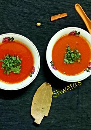 ટામેટાં શોરબા જૈન (Tomato Shorba Jain Recipe In Gujarati) રેસીપી મુખ્ય ફોટો