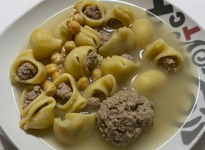 Una foto de Sopa de Galets Tradicional de Navidad con Pelota de Carne 🎄