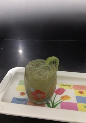 કીવી મિન્ટ મોજીટો(Kiwi Mint Mojito Recipe In Gujarati) રેસીપી મુખ્ય ફોટો