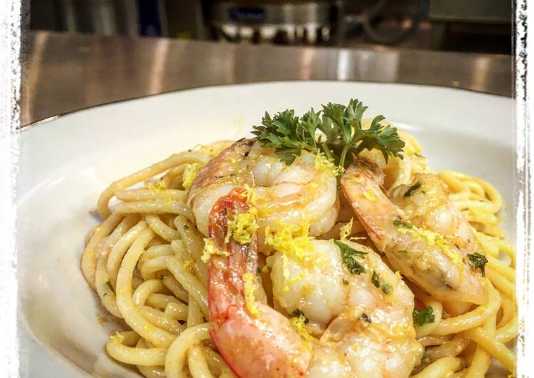 Recipe of Any-night-of-the-week Lemon Garlic Parsley Parmesan Shrimp Pasta