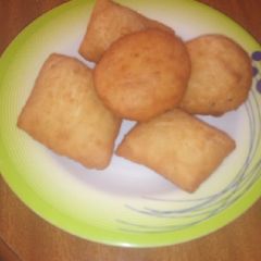 A picture of Crunchy lemon mandazi.