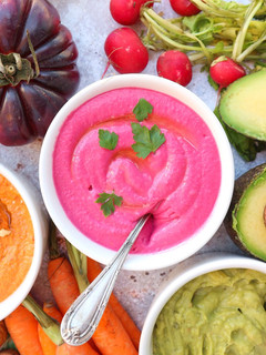 Una foto de Hummus de remolacha 💗