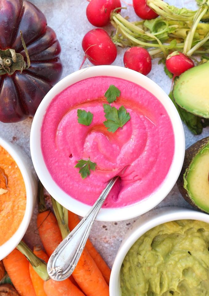 Una foto de Hummus de remolacha 💗