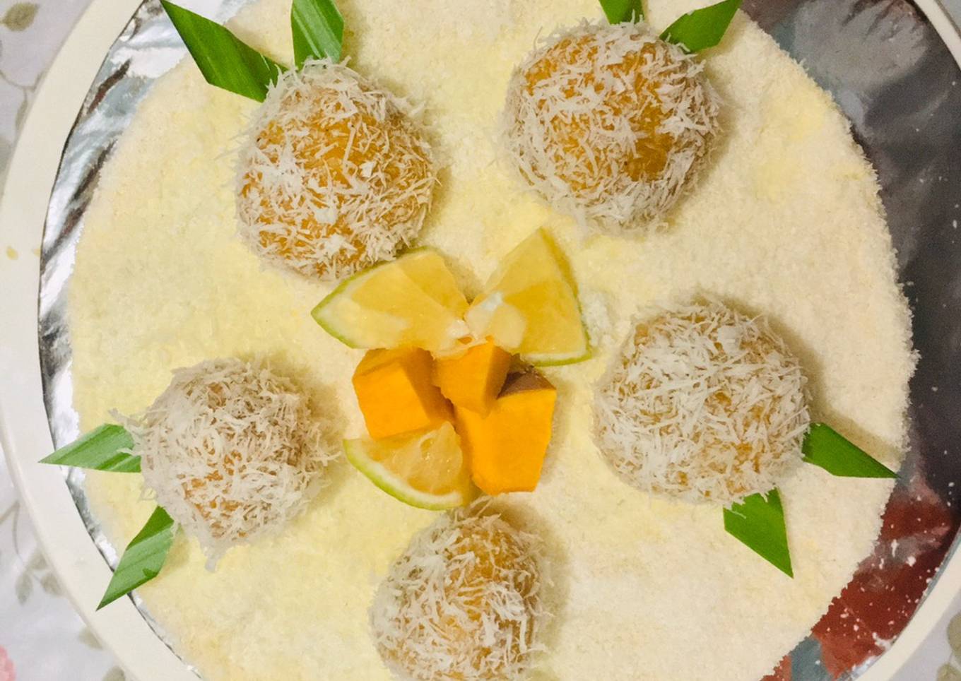 Kue Klepon Labu Kuning (Yellow Pumpkin Klepon Cake)