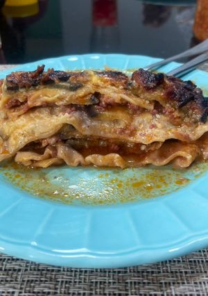 Una foto de Lasagna de berenjenas y ragú de carne 🥩