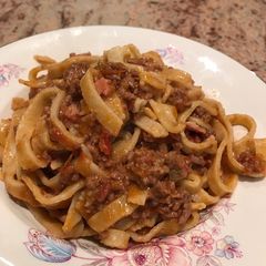 A picture of Bolognese sauce - ragù.
