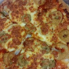 A picture of Chicken Pizza.