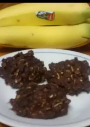 A picture of Skinny Chunky Monkey Cookies.