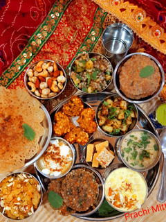 नवरात्रि स्पेशल व्रत थाली (navratri special vrat thali recipe in Hindi) रेसिपी मुख्य फोटो