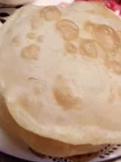 भटूरे (Bhature recipe in hindi) रेसिपी मुख्य फोटो