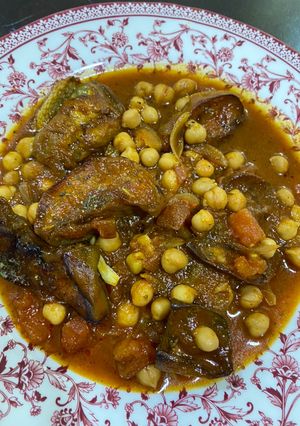 صورة لوصفة مغمور بالباذنجان والحمص