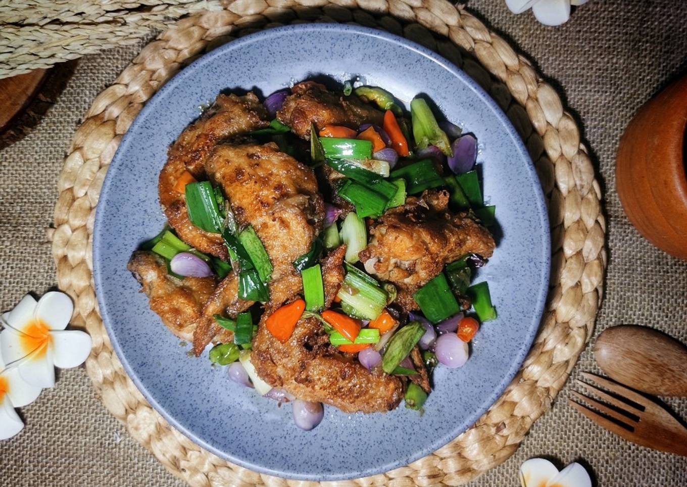 Langkah Mudah untuk Menyiapkan Sayap Ayam Goreng Bawang Merah yang
Menggugah Selera