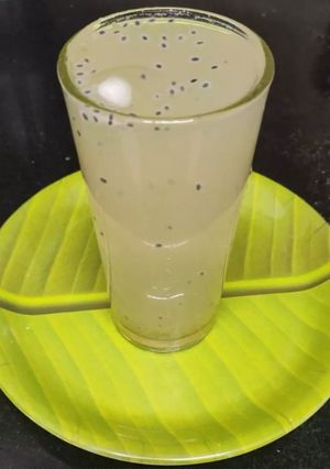A picture of Green grapes sharbat.