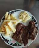 Yuca asada con carne