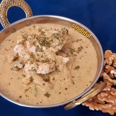 A picture of Creamy Walnut Chicken.