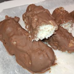 A picture of Bounty bars, omg😋😋😋.